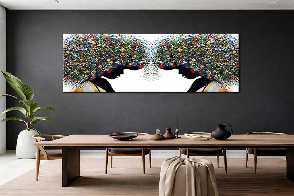 groot horizontaal schilderij boven eettafel in moderne eetkamer
