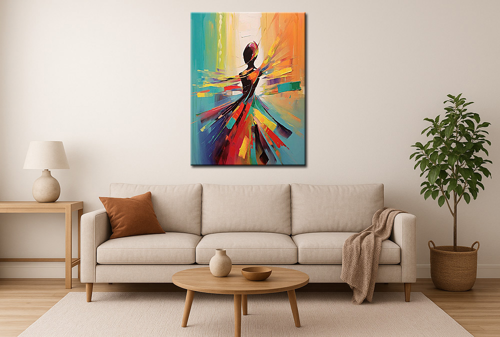 kleurrijk schilderij in woonkamer boven bank met warme en koele tinten in modern interieur